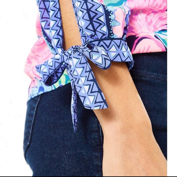 Lilly Pulitzer Pamela Top in High Tide Navy Hey Hey Bouquet - Picture 3 of 6